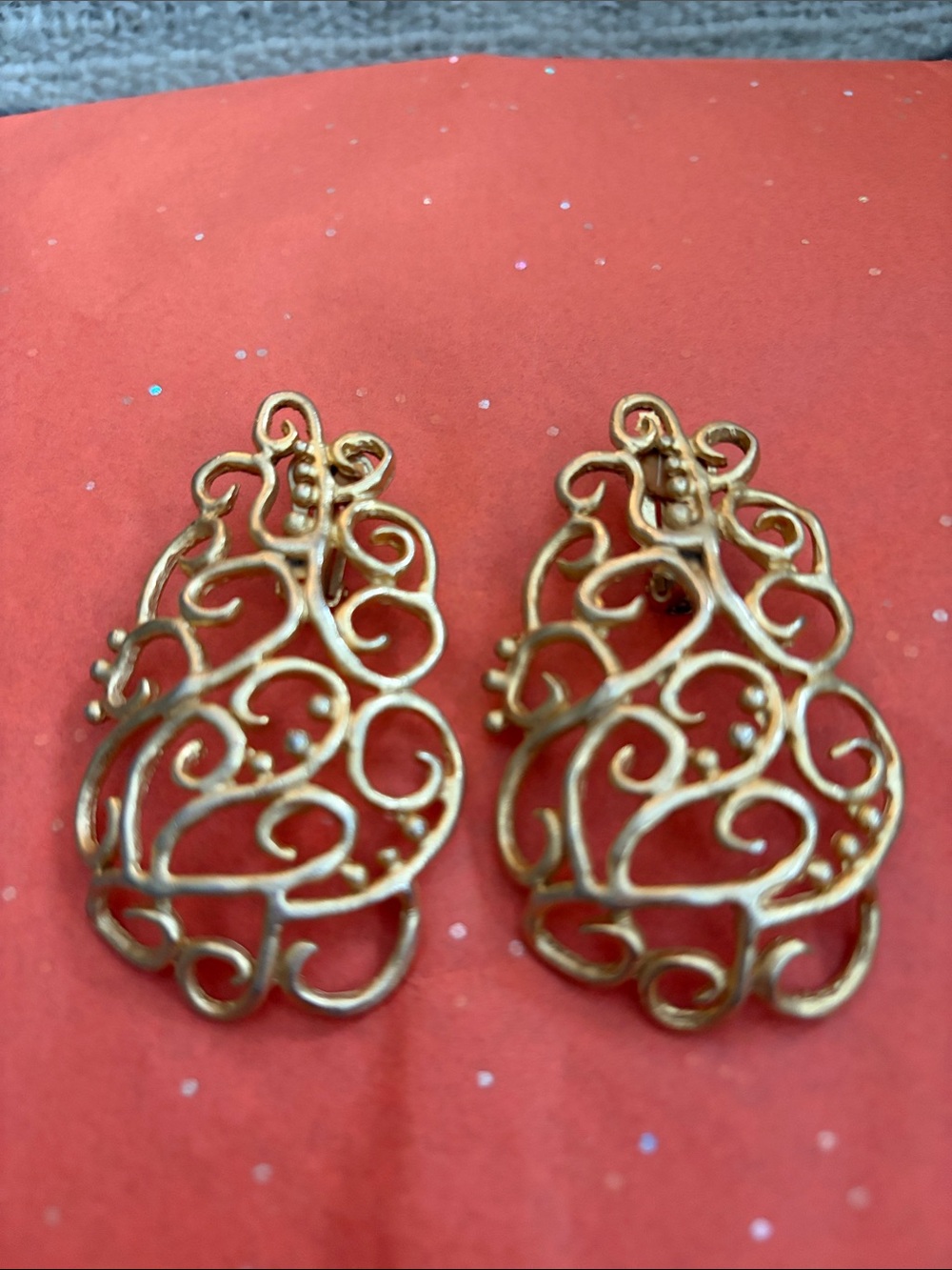 Gold Filigree Teardrop Vintage Clip-on Earrings - Elegant Women's Jewelry